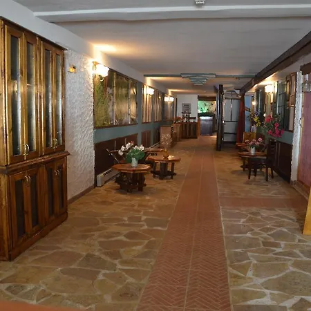 Ermolaos Hillside * Lixouri