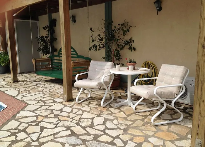 Ermolaos Hillside Apartment